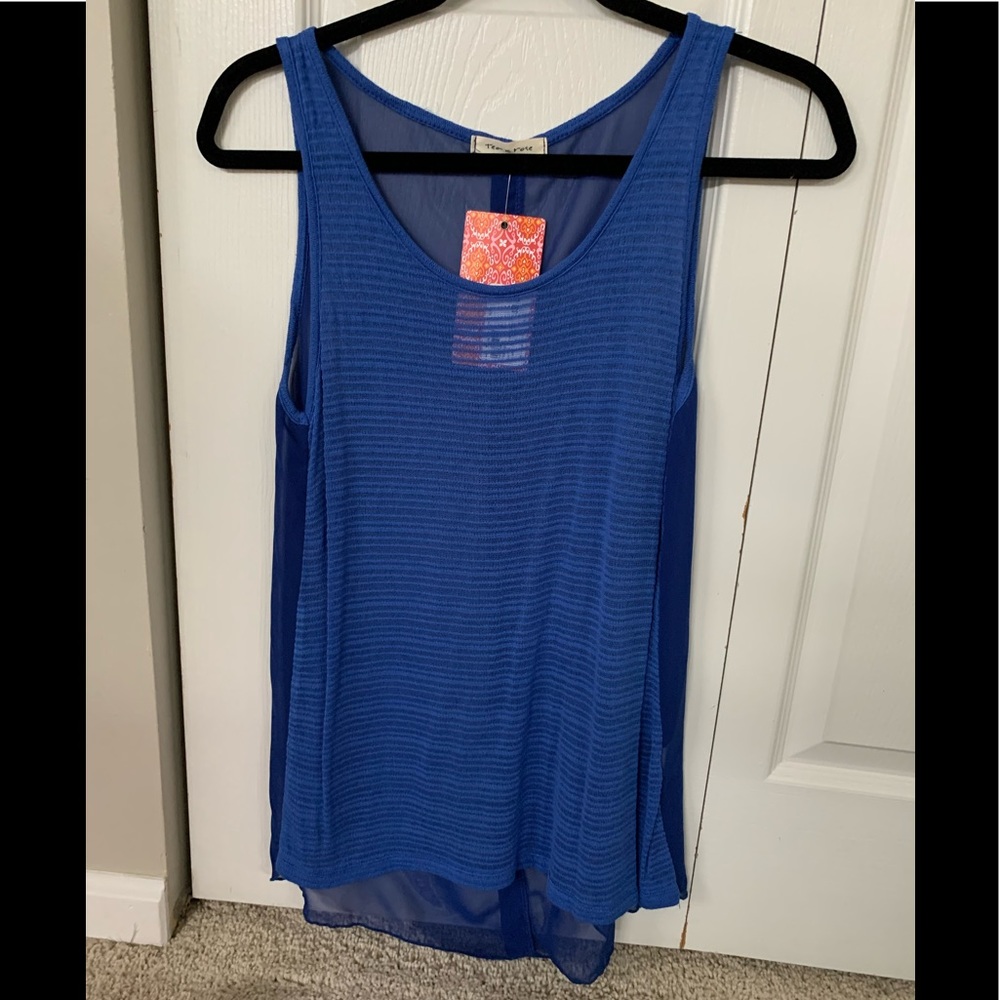 NWT tea n rose tank top, blue, medium, button detail on back
